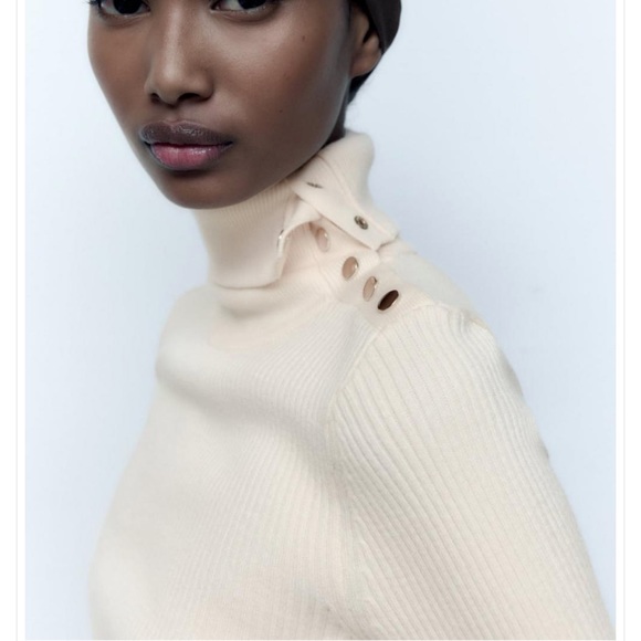 Zara knit sweater with gold side buttons - Picture 2 of 8